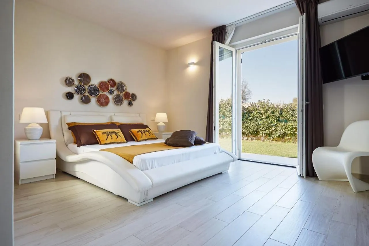 Villa Giame - Heated Pool, Beach At 350M Pozzallo 0*,